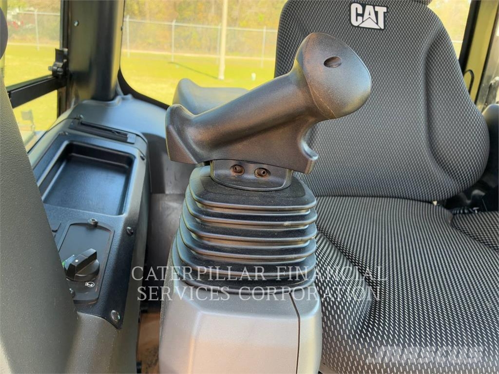CAT D3-12LGP Buldožeri guseničari