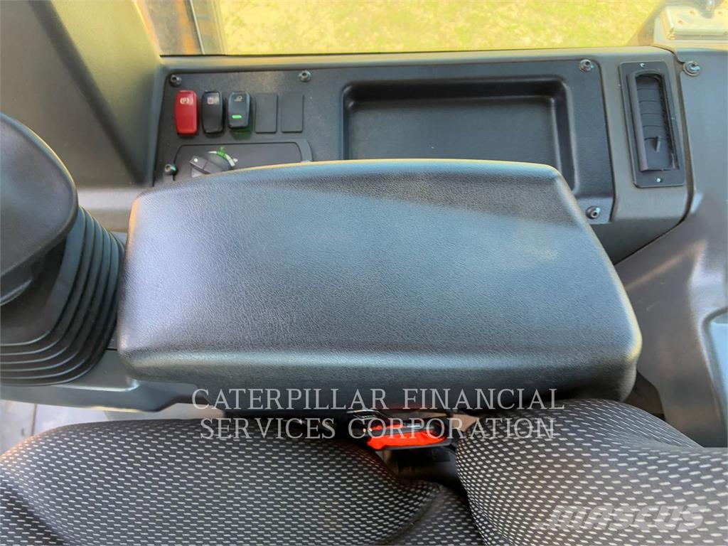 CAT D3-12LGP Buldožeri guseničari