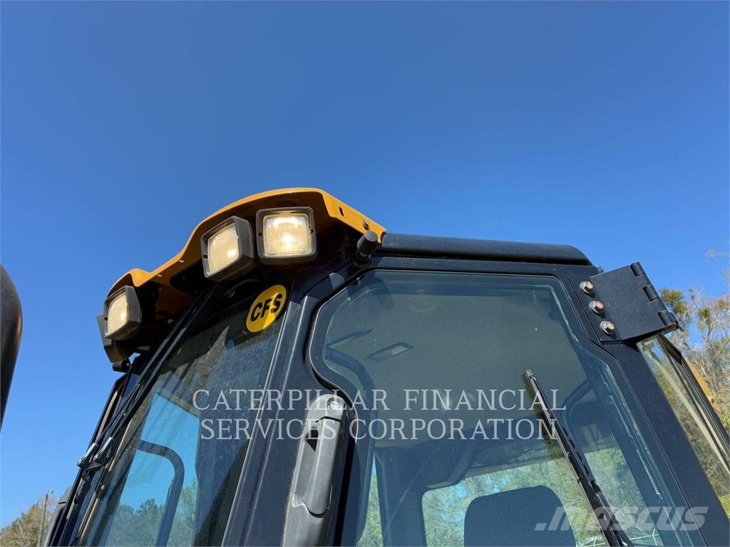 CAT D3-12LGP Buldožeri guseničari