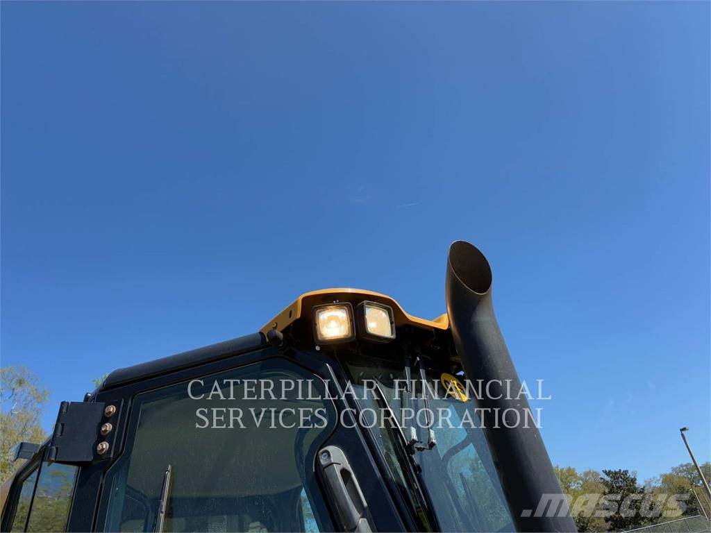 CAT D3-12LGP Buldožeri guseničari