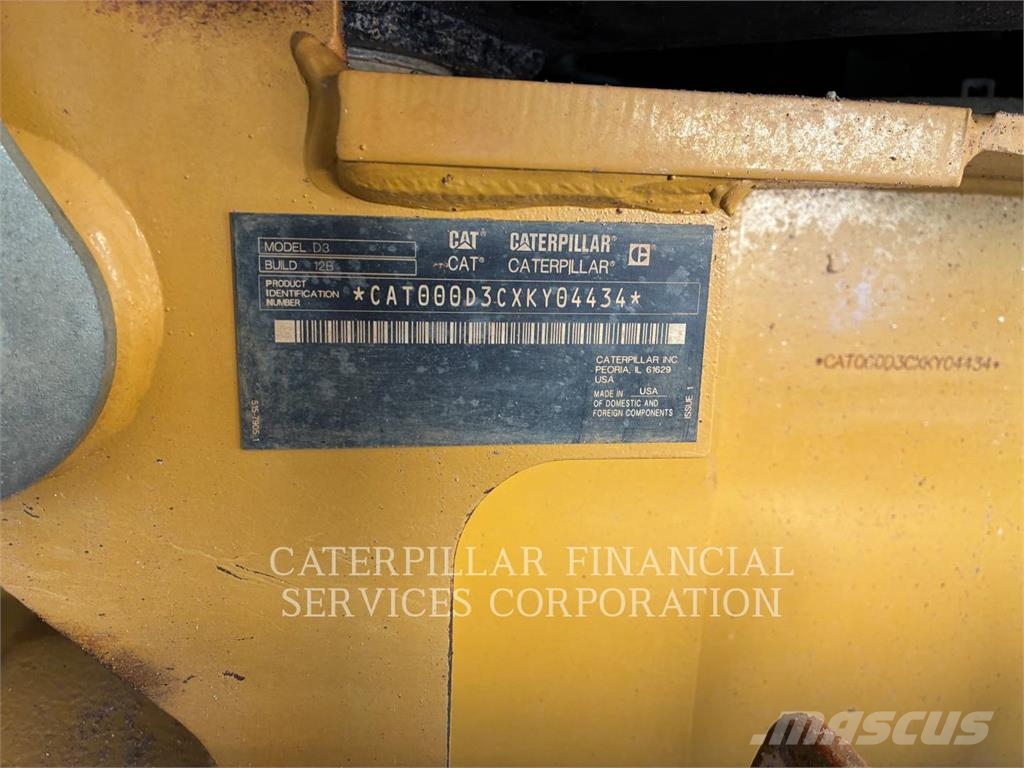 CAT D3-12LGP Buldožeri guseničari