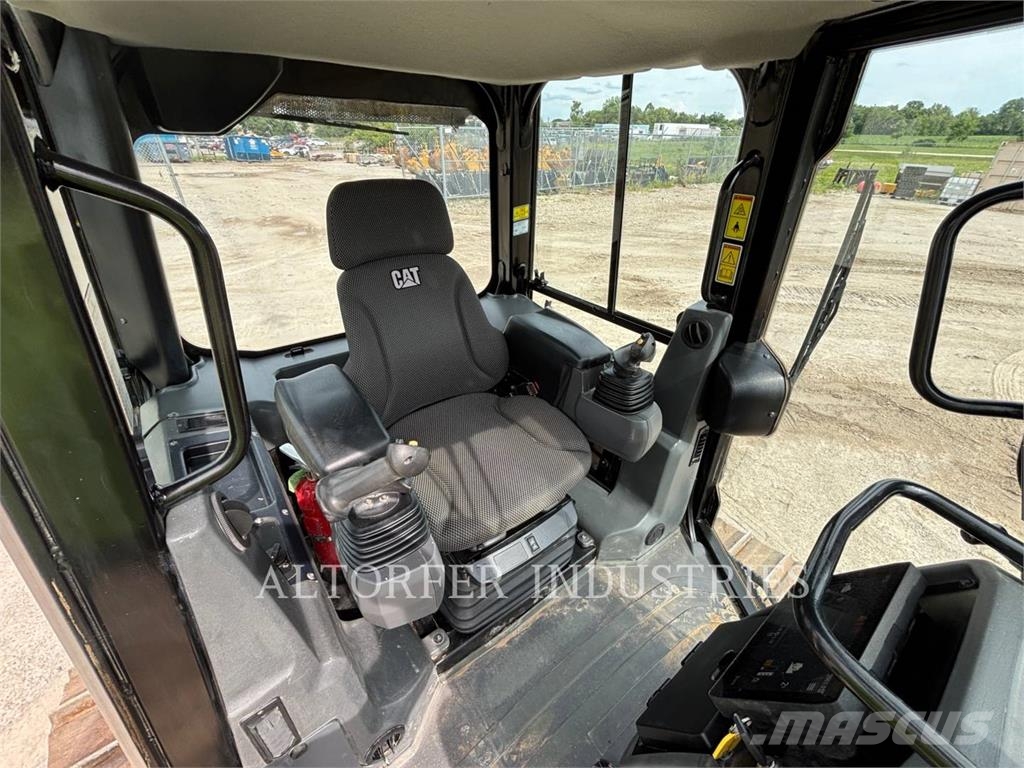 CAT D3-12LGP 履带式推土机