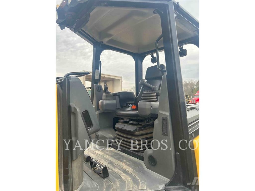 CAT D3 LGP Pásové dozéry