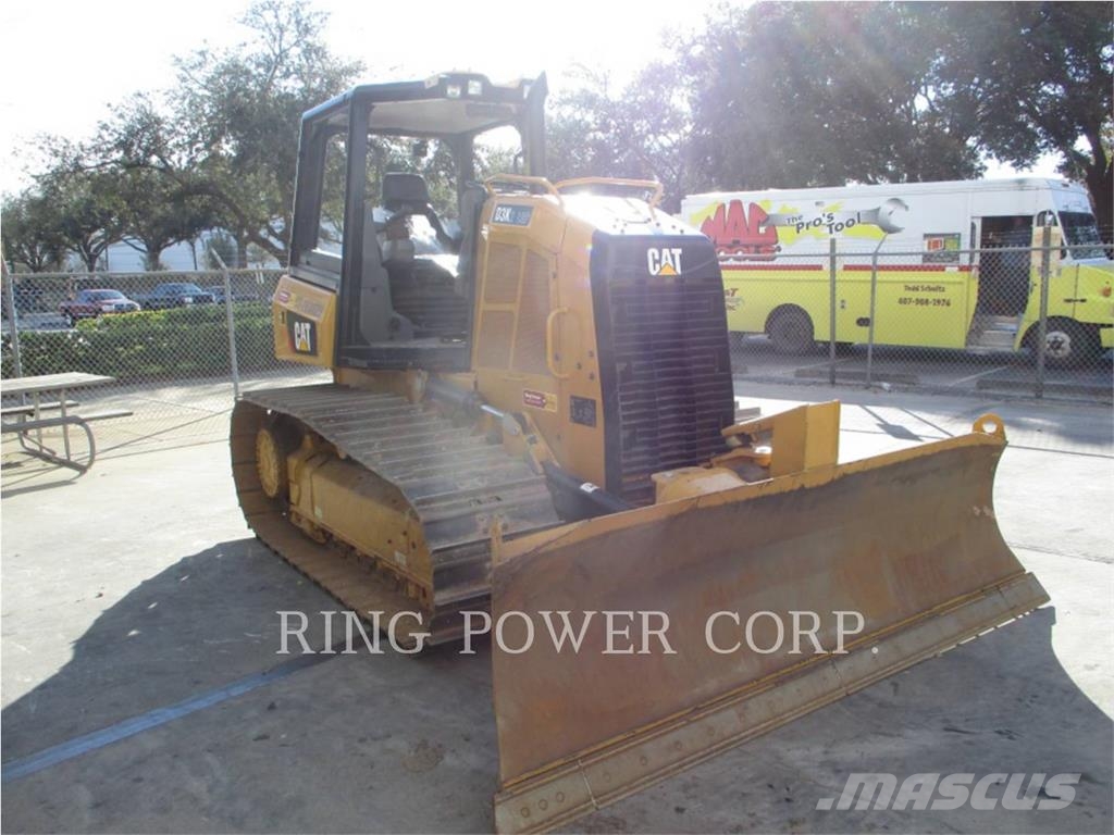 CAT D3K2LGP Pásové dozéry
