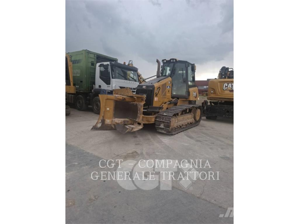 CAT D4 Bulldozer