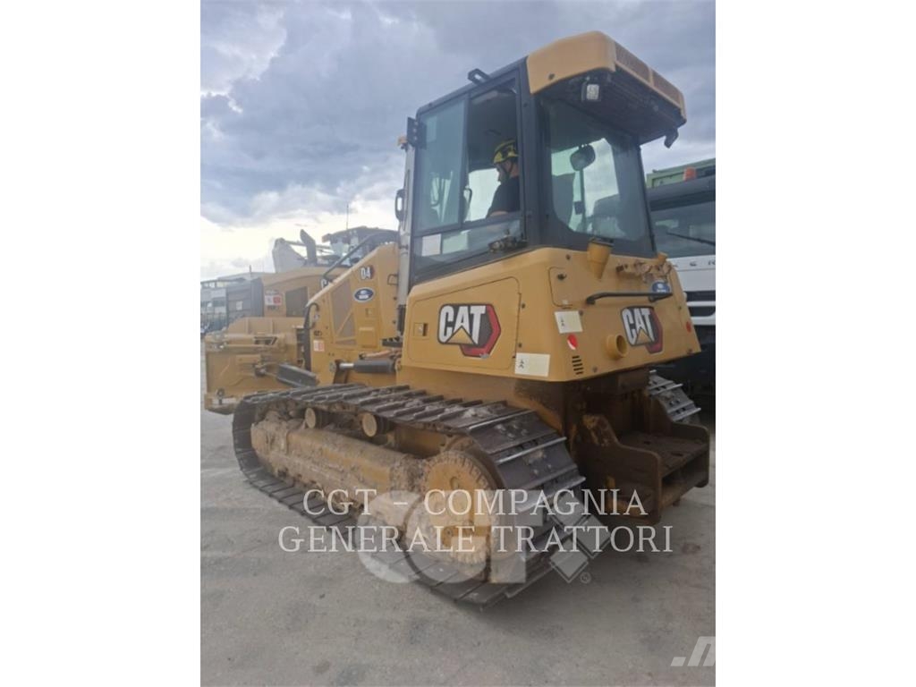 CAT D4 Bulldozer