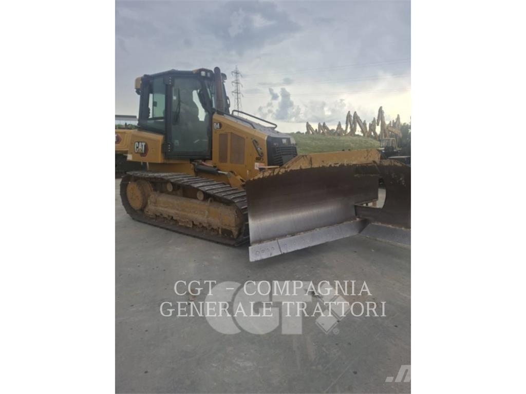 CAT D4 Bulldozer