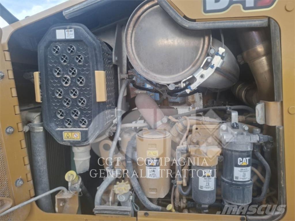 CAT D4 Bulldozer