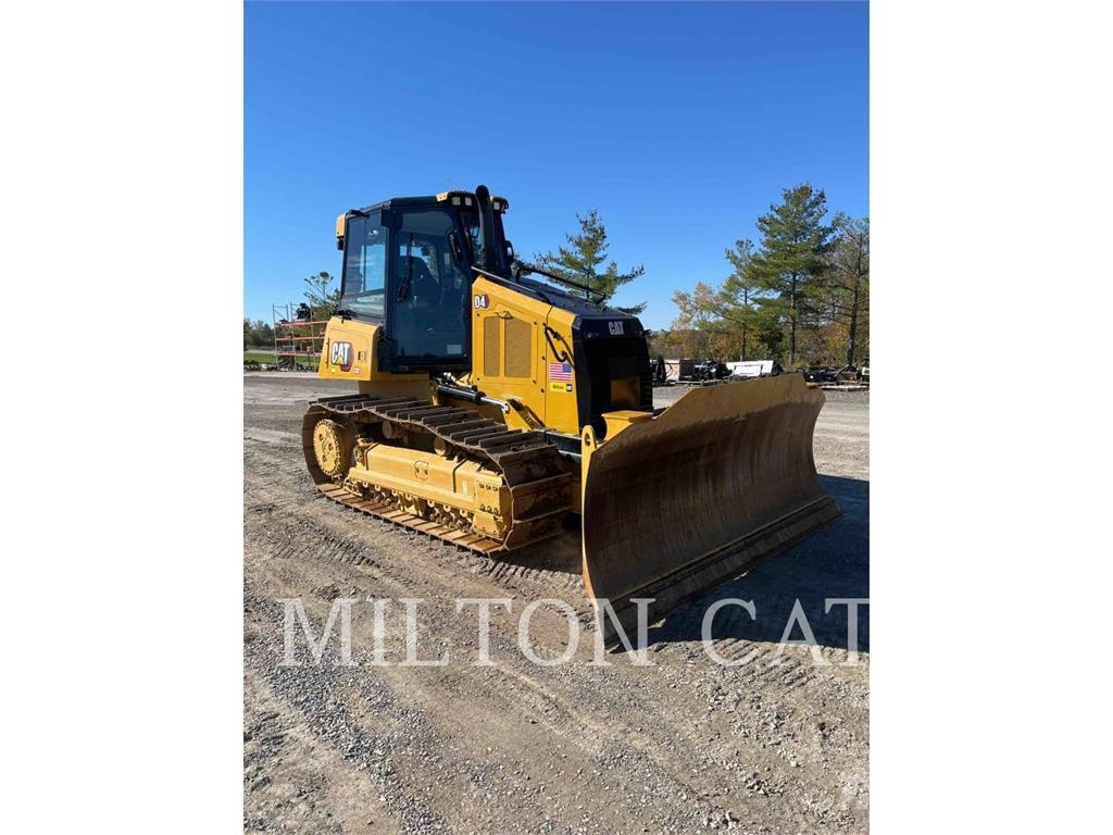 CAT D4 Buldožerji goseničarji