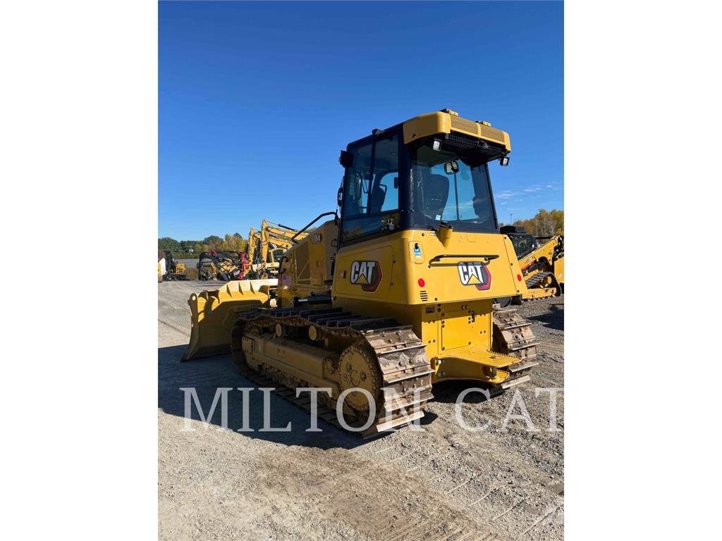 CAT D4 Buldožerji goseničarji