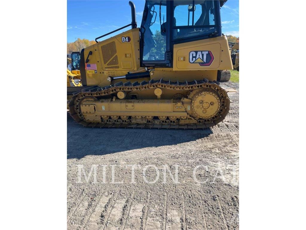 CAT D4 Buldožerji goseničarji