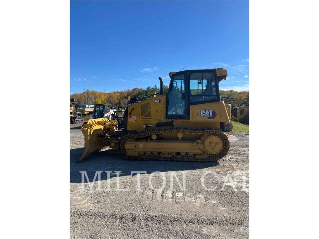CAT D4 Buldožerji goseničarji