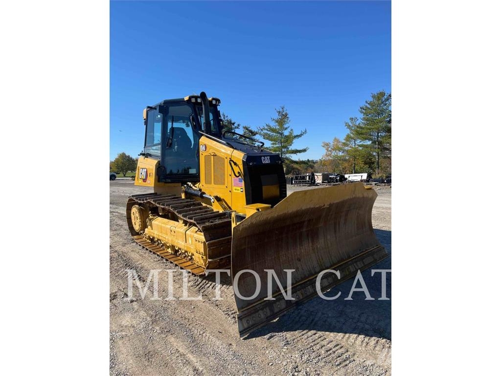 CAT D4 Buldožerji goseničarji