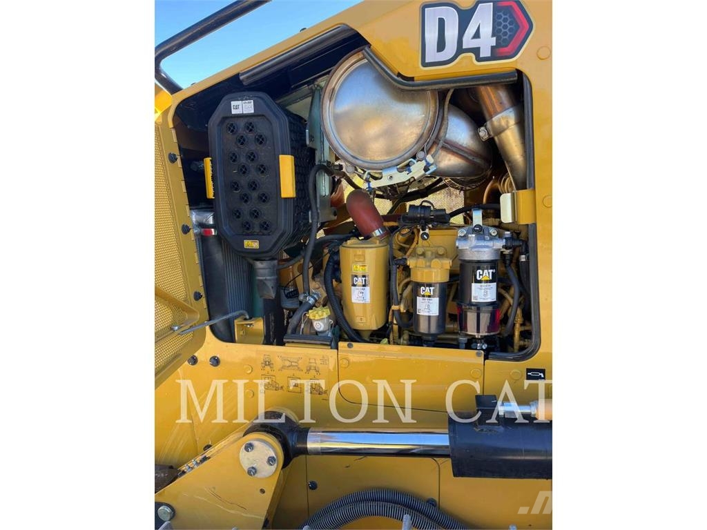 CAT D4 Buldožerji goseničarji