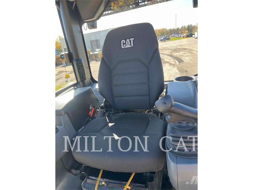 CAT D4 Buldožerji goseničarji