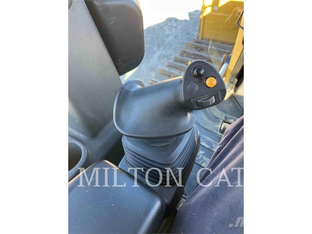 CAT D4 Buldožerji goseničarji