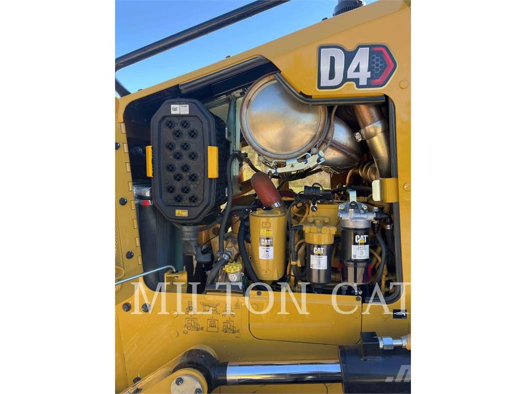 CAT D4 Buldožerji goseničarji