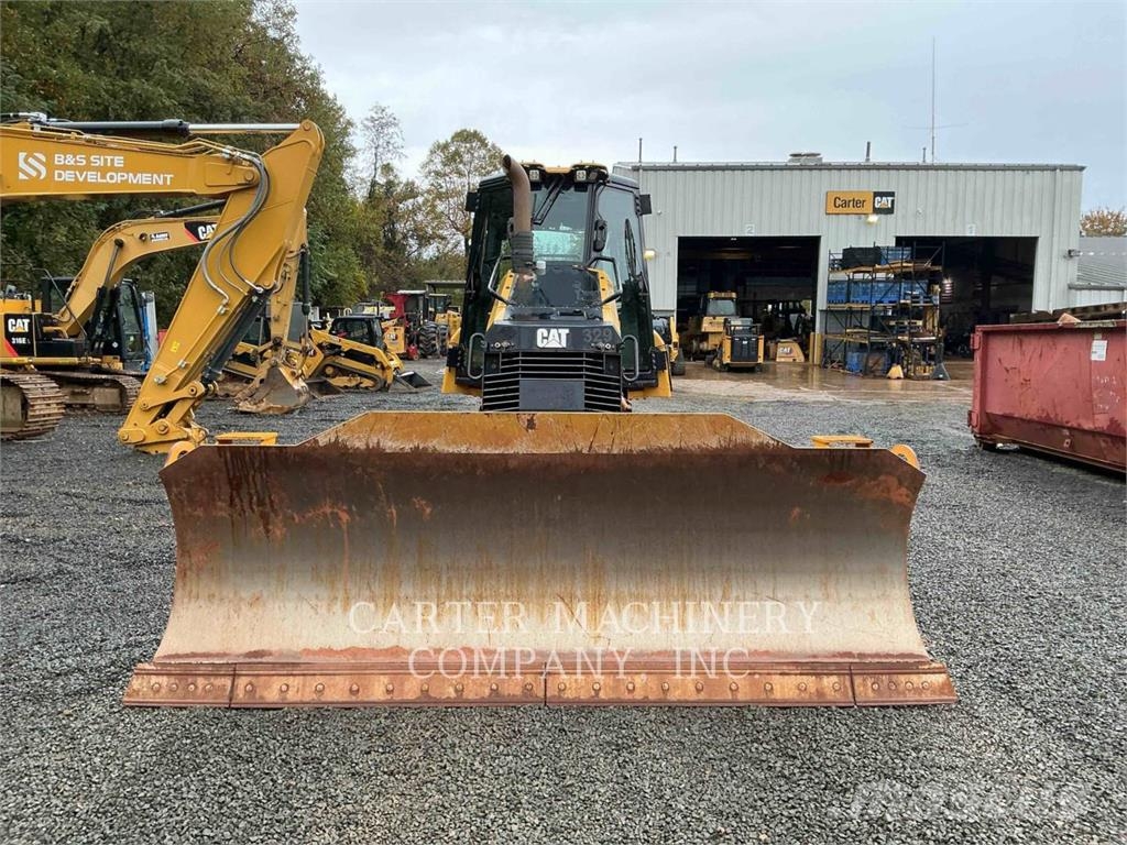 CAT D4 Bulldozer på larvebånd