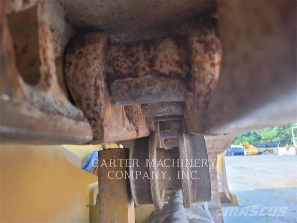 CAT D4-16VP Верижни булдозери
