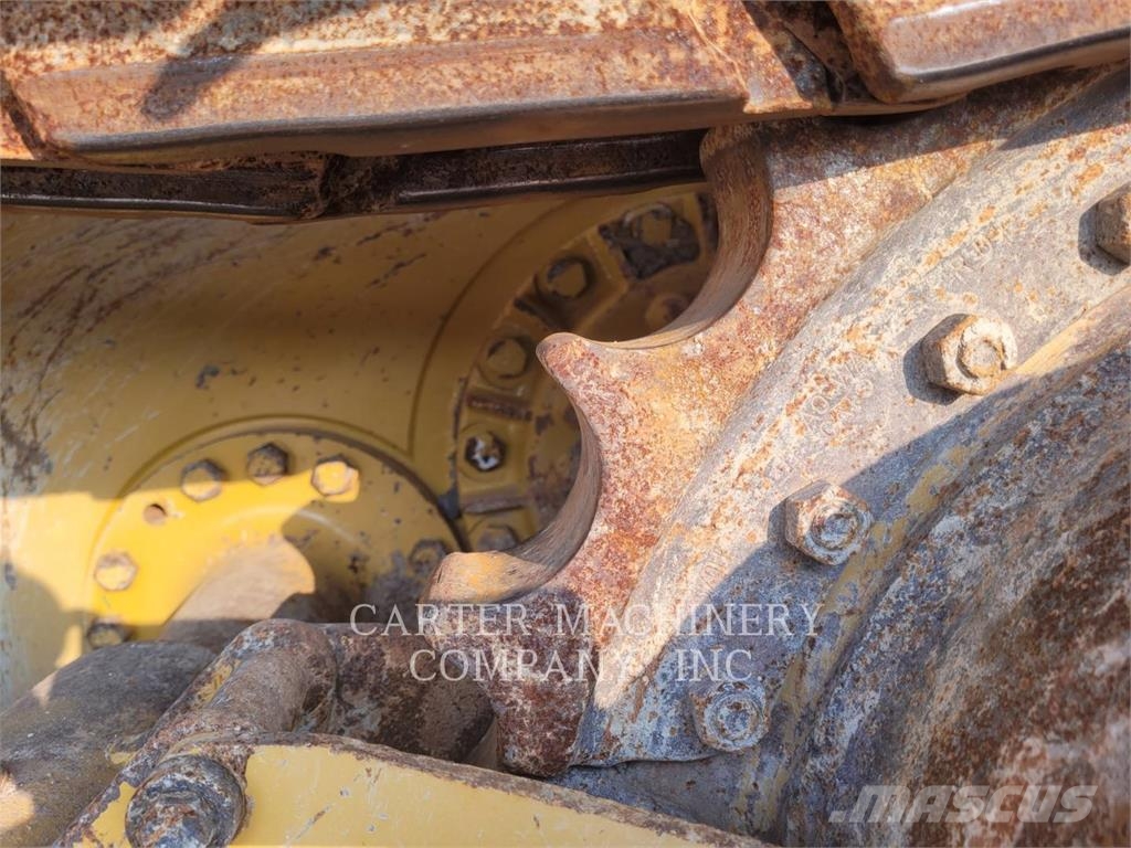 CAT D4-16VP Верижни булдозери
