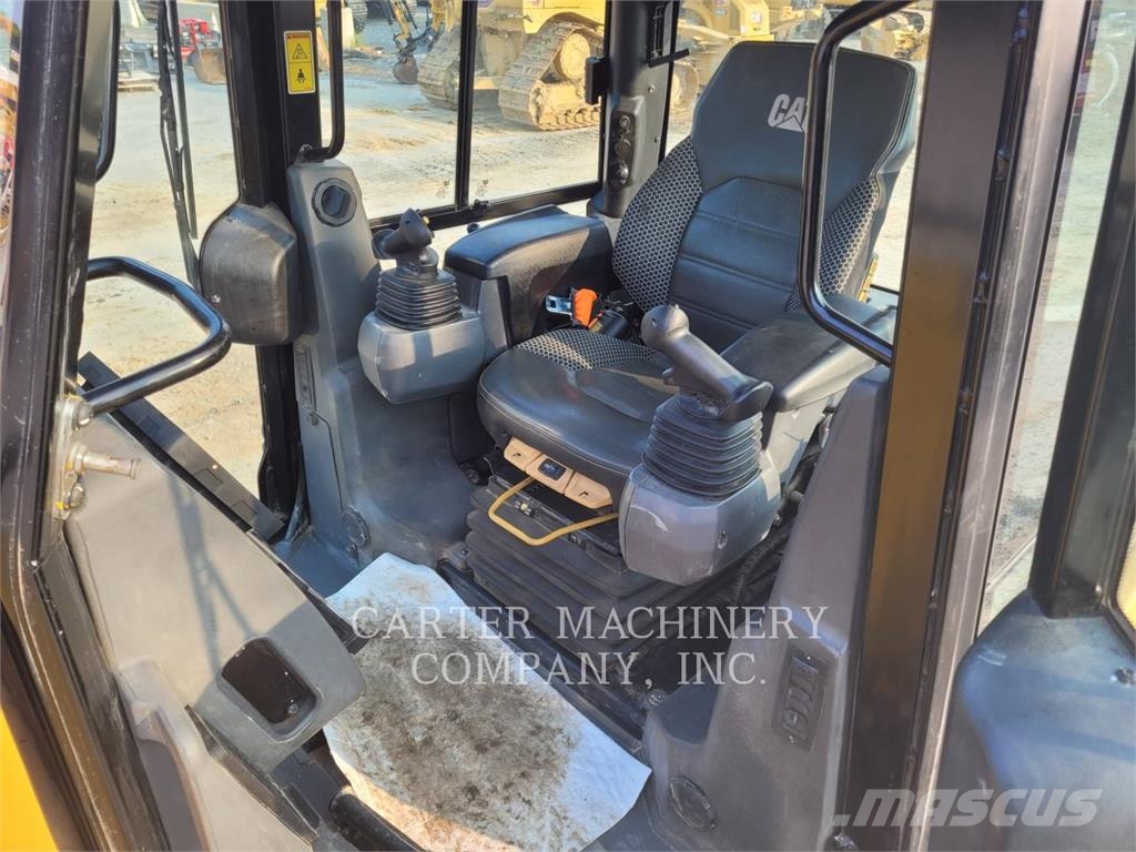 CAT D4-16VP Верижни булдозери
