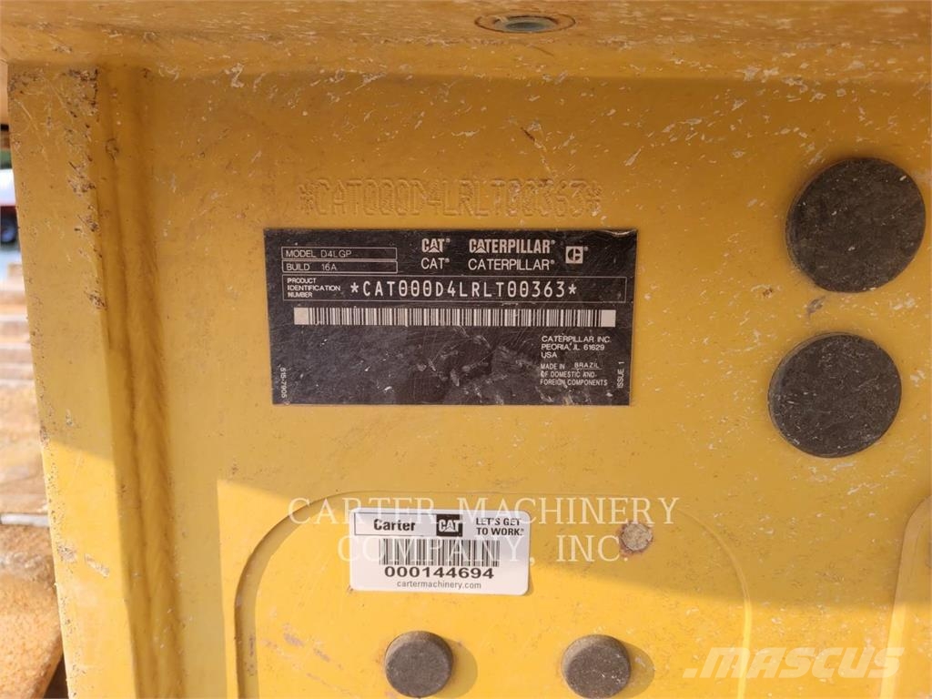 CAT D4-16VP Верижни булдозери
