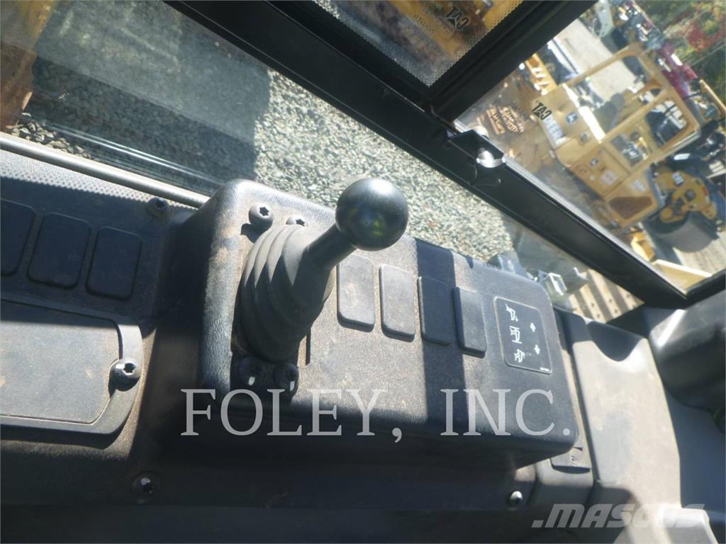 CAT D4-16VP Гусеничные бульдозеры