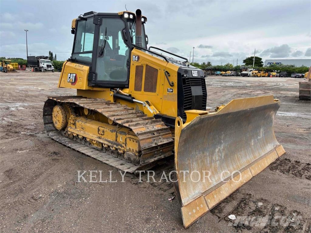 CAT D4-16VP Buldožeri gusjeničari