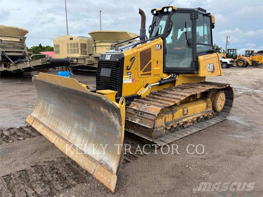 CAT D4-16VP Buldožeri gusjeničari