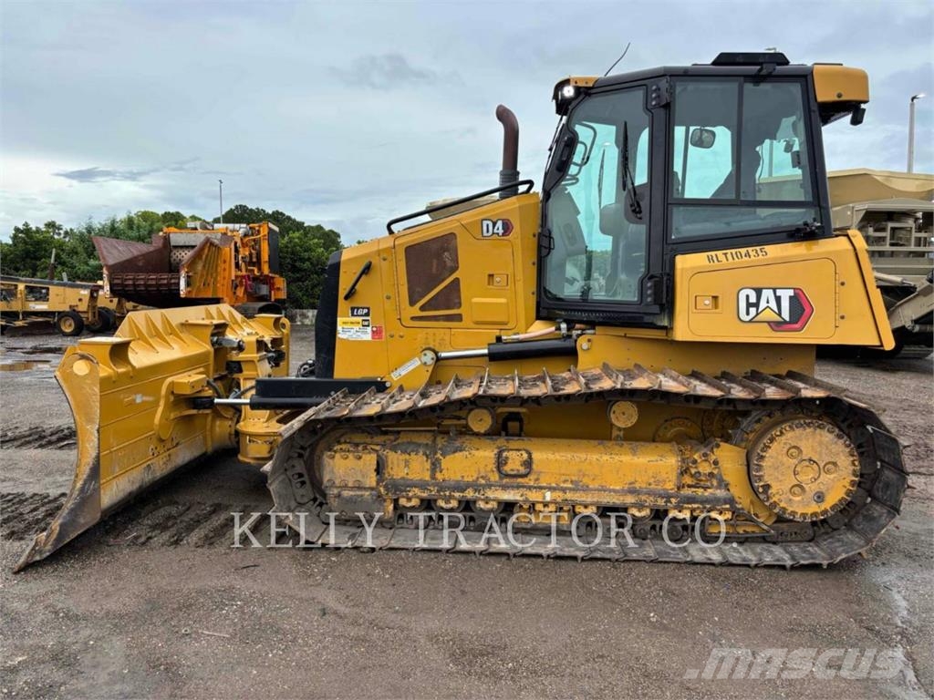CAT D4-16VP Buldožeri gusjeničari