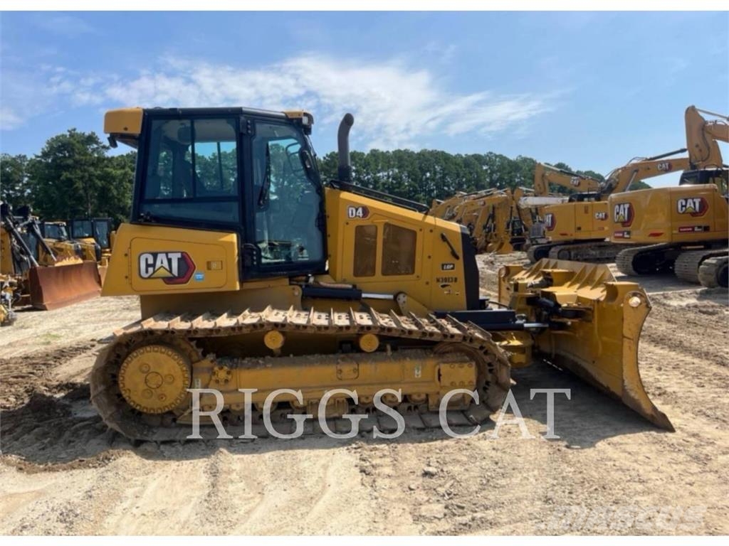 CAT D4-16VP Crawler dozers