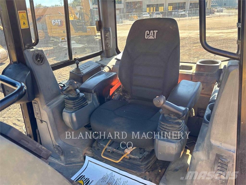 CAT D4-16VP Bulldozer på larvebånd