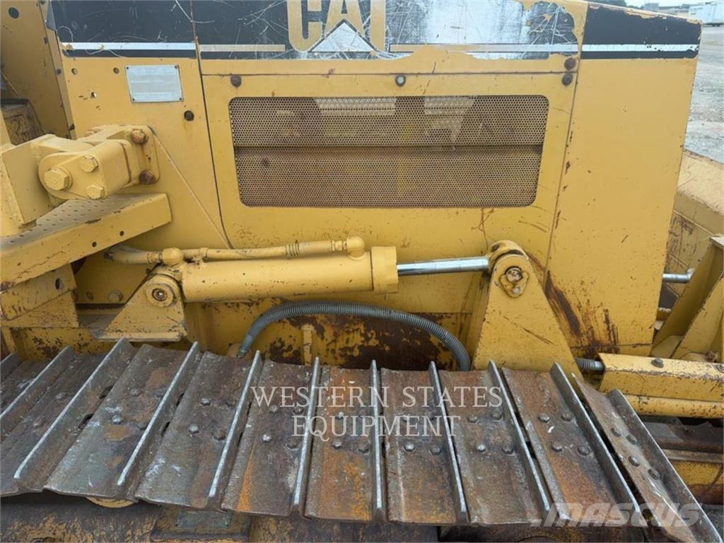 CAT D4C Buldozer sobre oruga