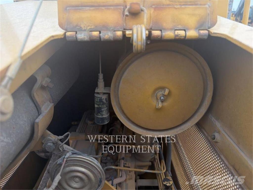 CAT D4C Buldozer sobre oruga