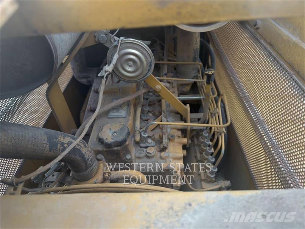 CAT D4C Buldozer sobre oruga