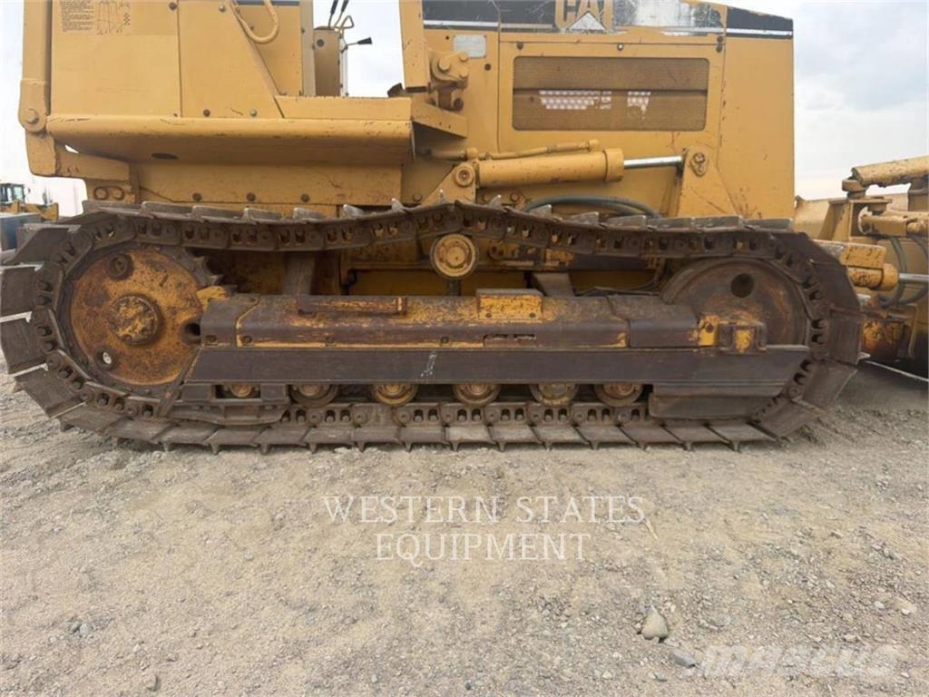 CAT D4C Buldozer sobre oruga