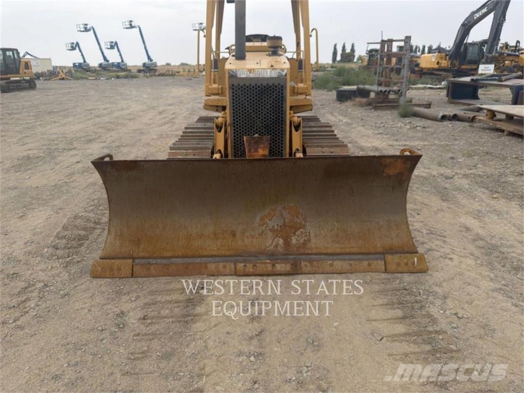CAT D4C Buldozer sobre oruga