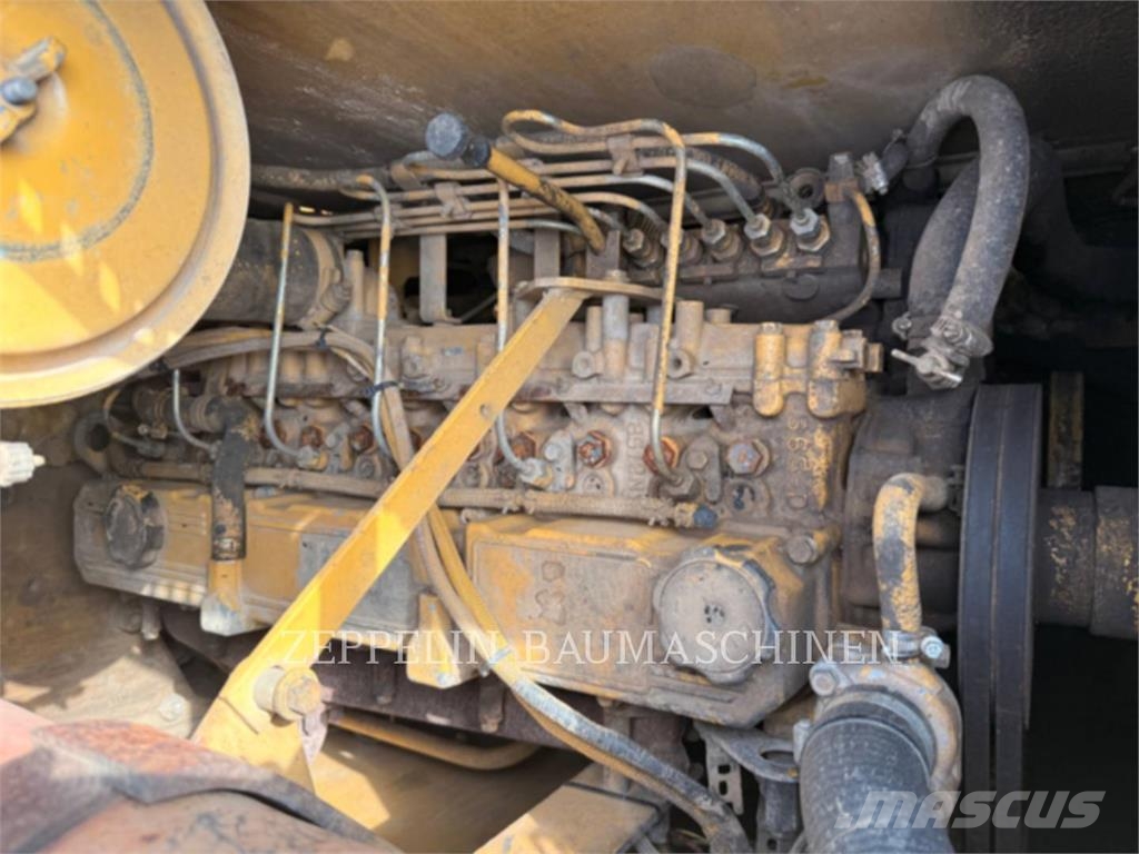 CAT D4CM Buldožerji goseničarji