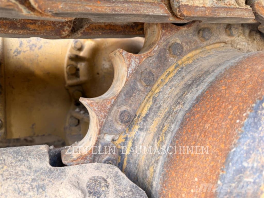 CAT D4CM Buldožerji goseničarji