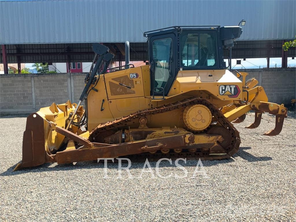 CAT D5 Гусеничные бульдозеры