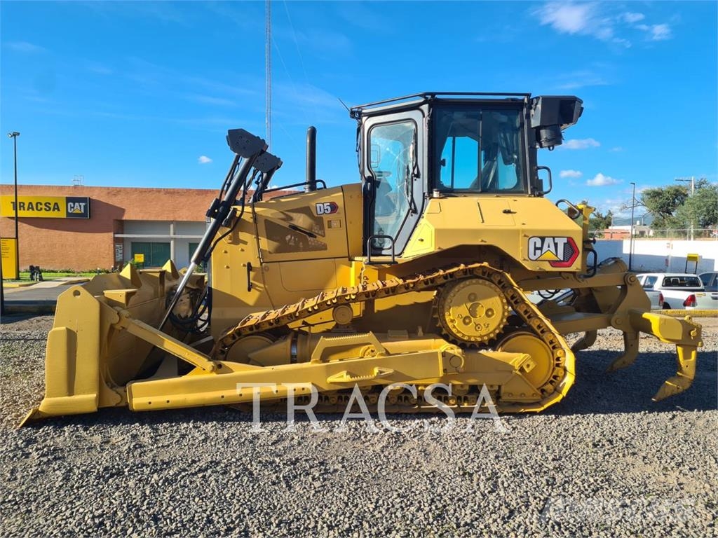 CAT D5 履帶推土機