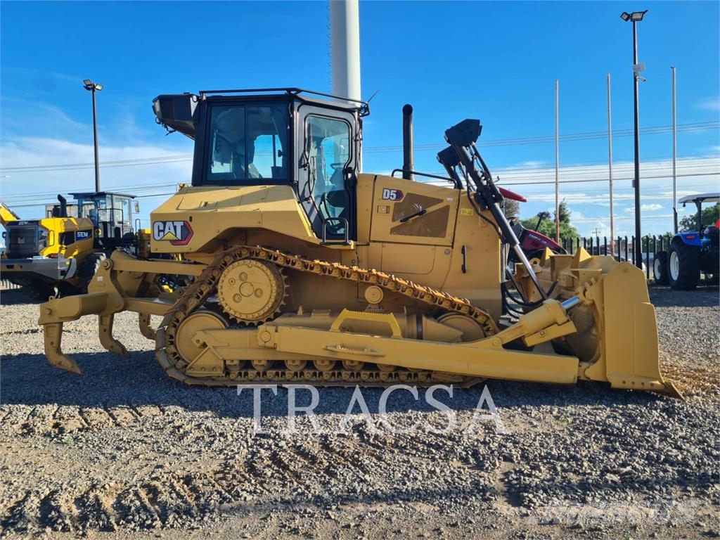 CAT D5 履帶推土機