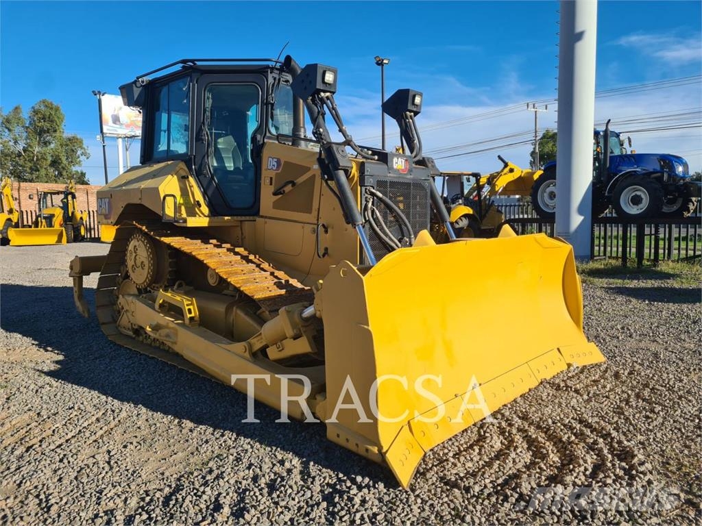 CAT D5 履帶推土機