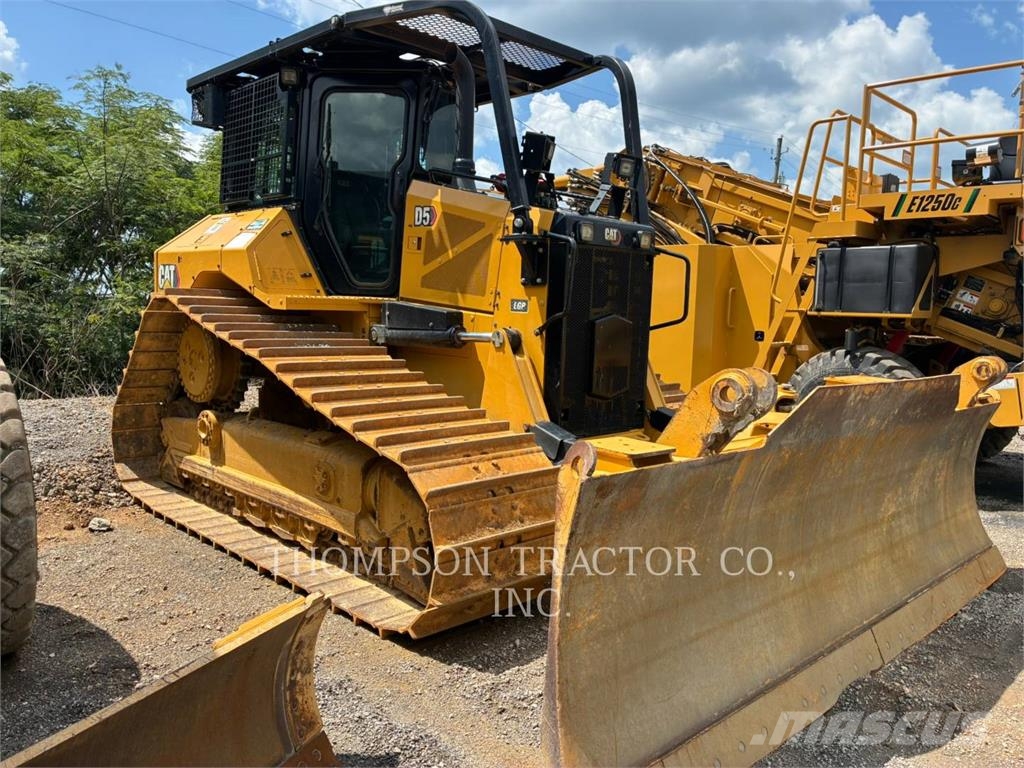 CAT D5 履帶推土機