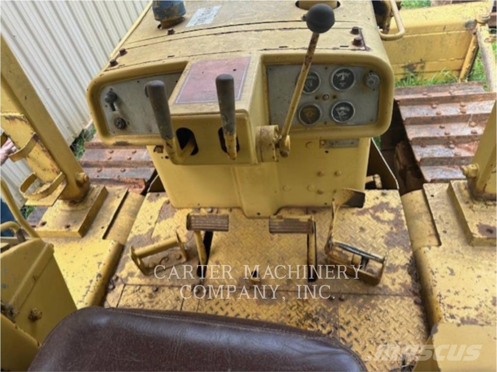 CAT D5 履帶推土機