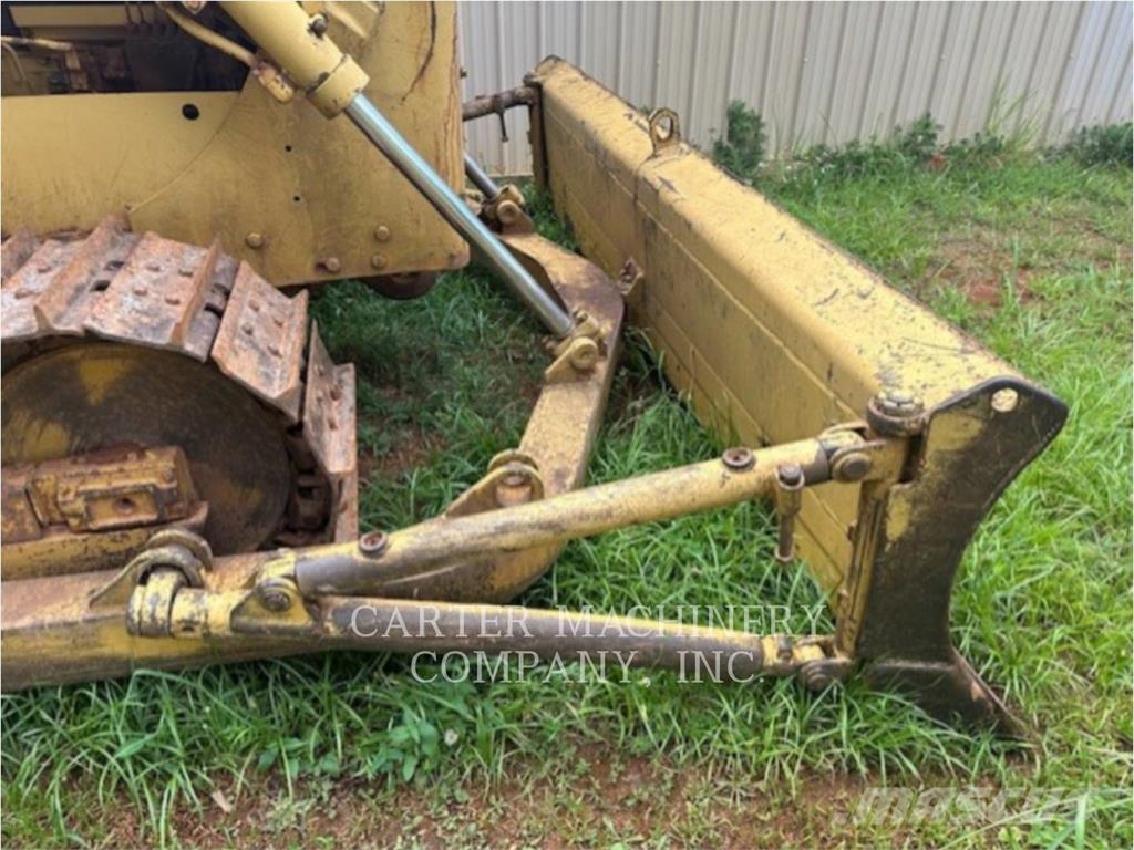 CAT D5 履帶推土機