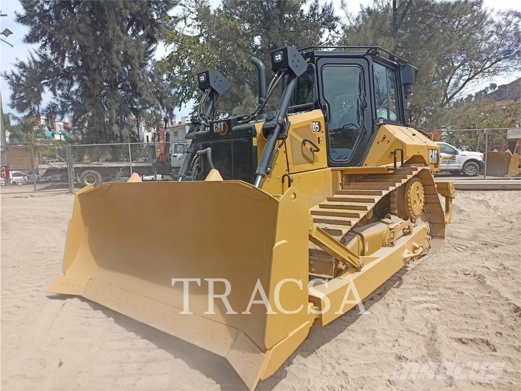 CAT D5 Buldožerji goseničarji