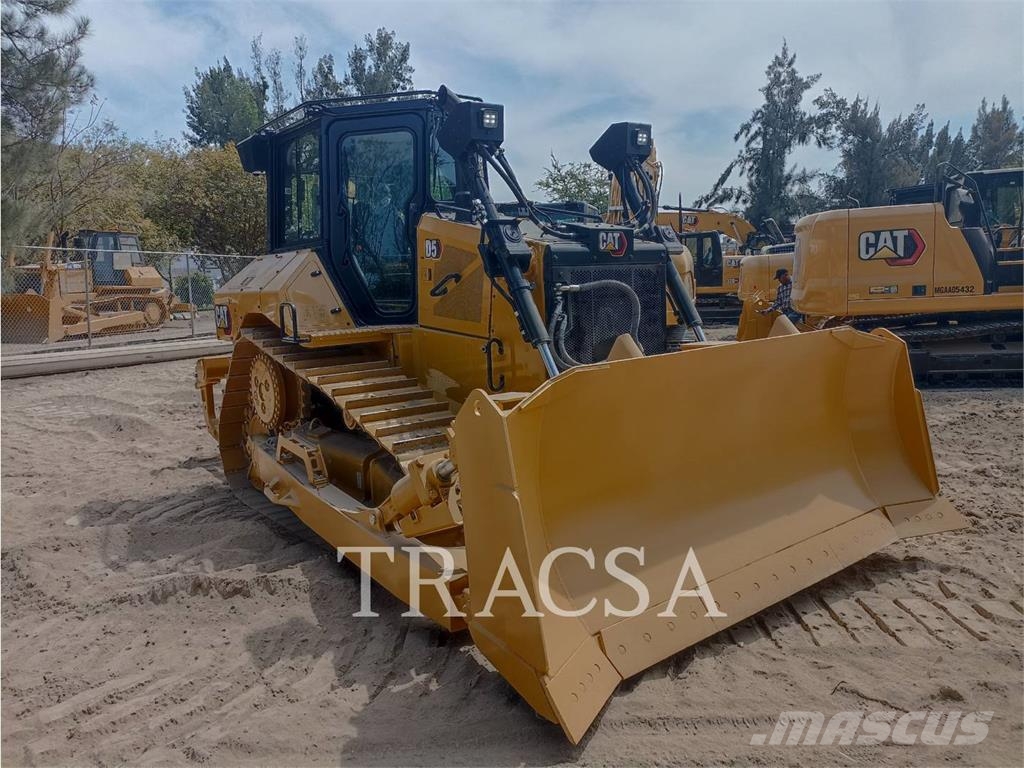 CAT D5 Buldožerji goseničarji