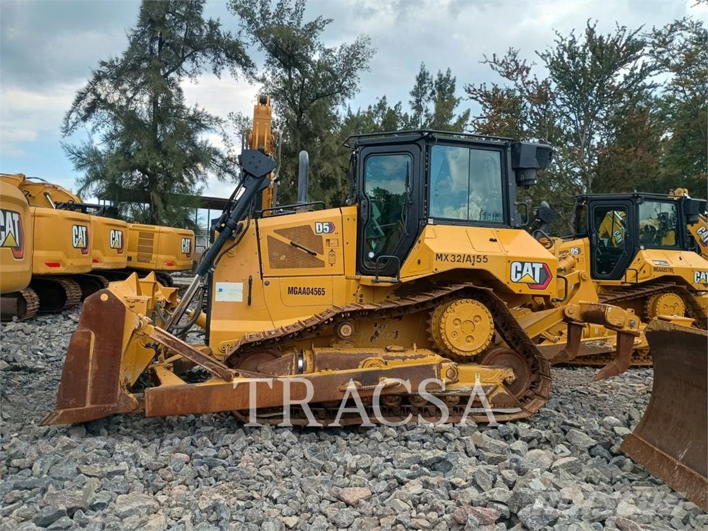 CAT D5 履帶推土機
