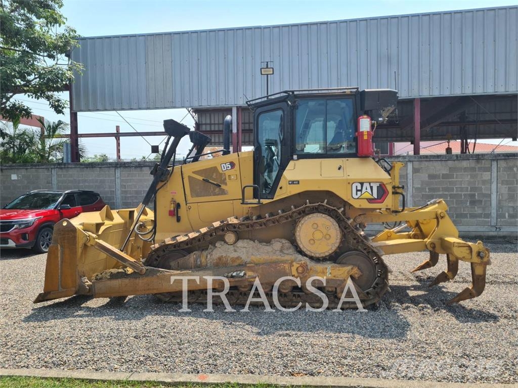 CAT D5 Buldožerji goseničarji
